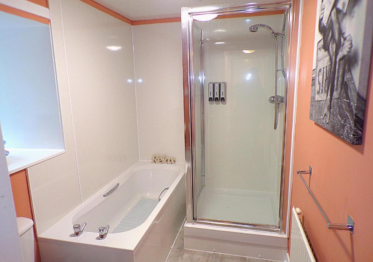 Whinstone Holiday Home In Falkland - Sleeps 8 Eksteriør bilde