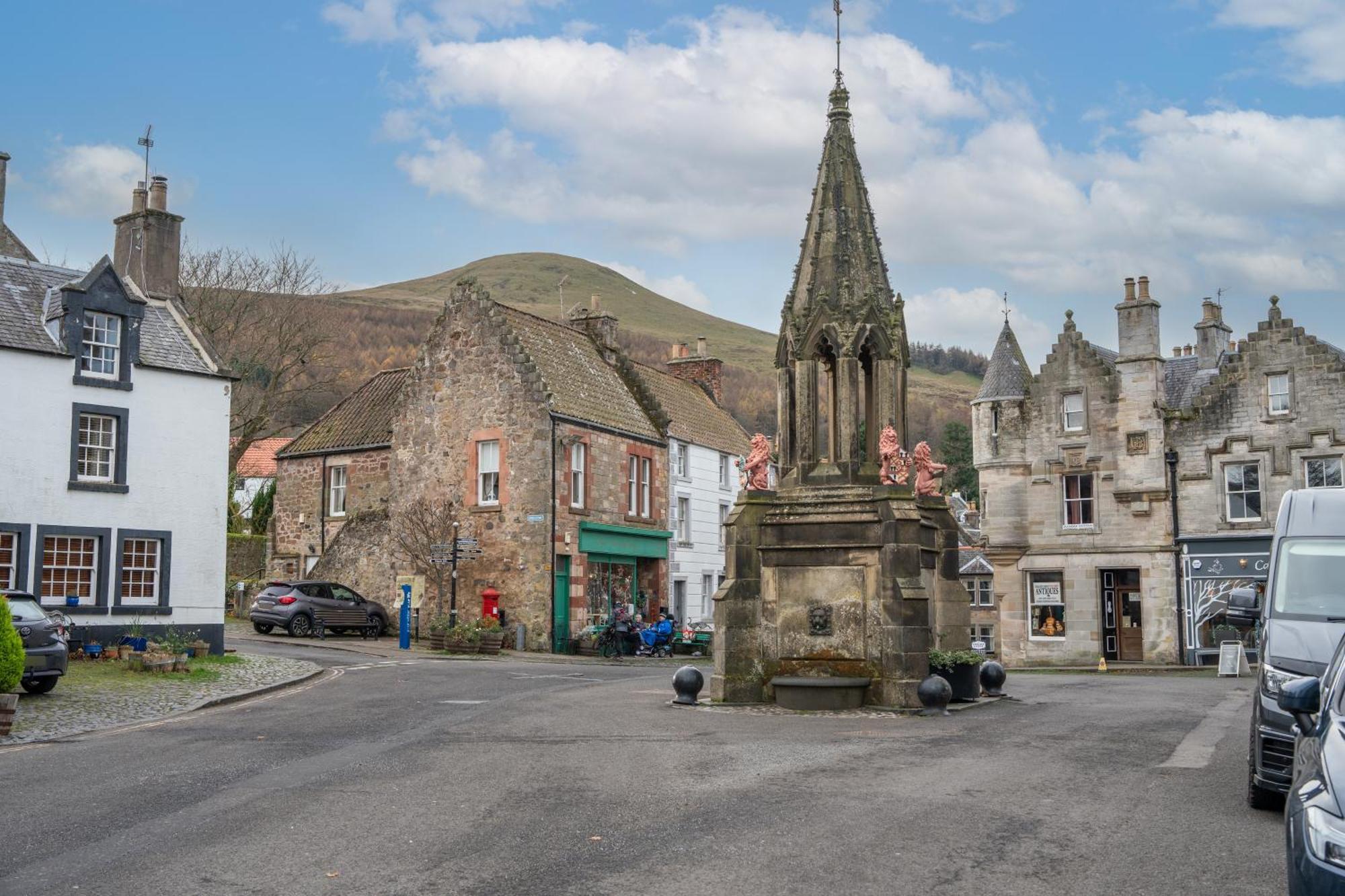 Whinstone Holiday Home In Falkland - Sleeps 8 Eksteriør bilde