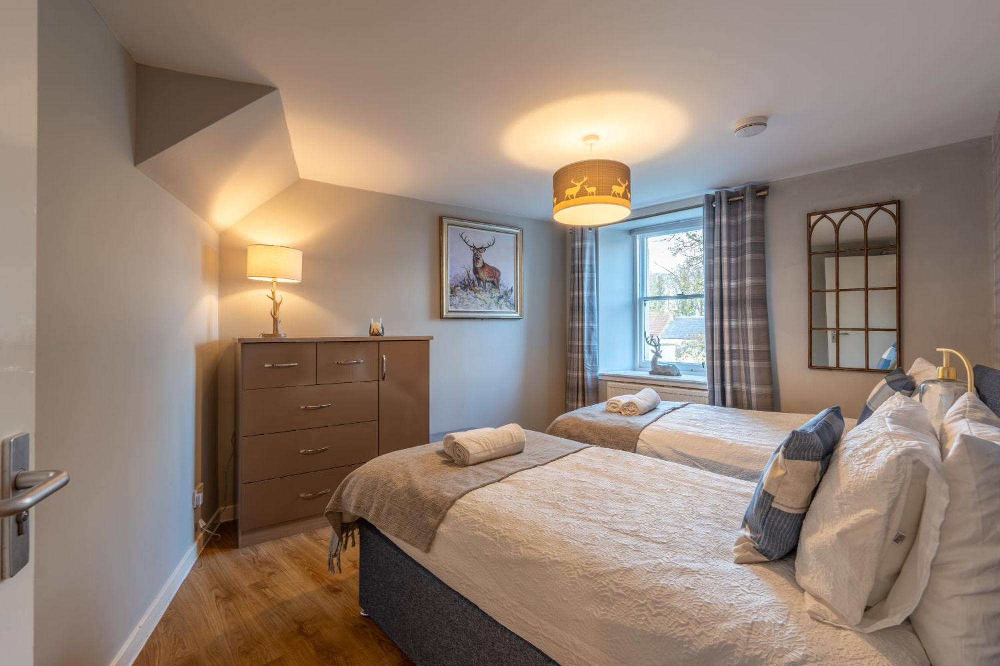 Whinstone Holiday Home In Falkland - Sleeps 8 Eksteriør bilde